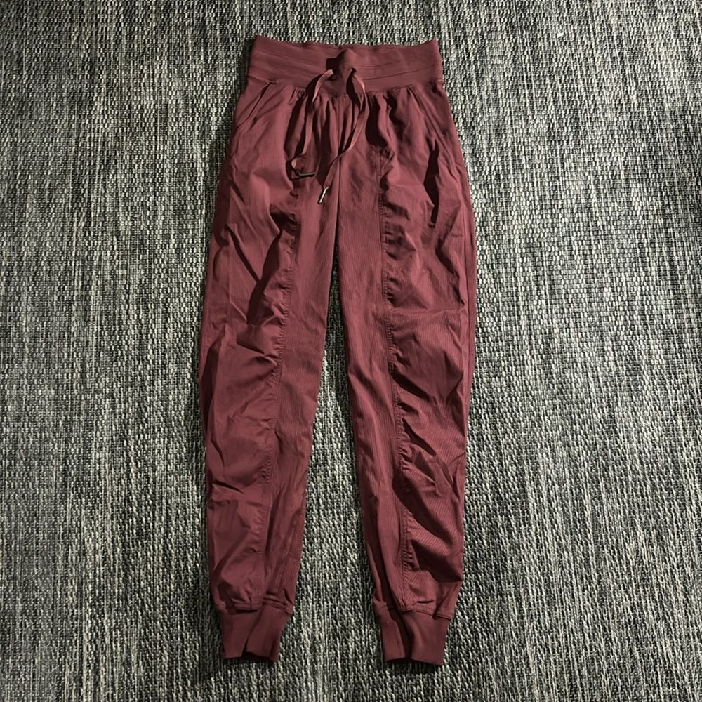Lululemon Dance Studio Jogger Cassis Size 0